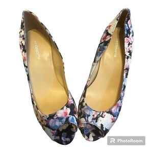 LIZ CLAIBORNE Floral Pumps